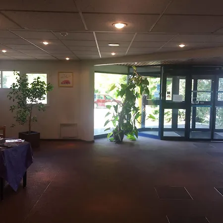 Welcomotel 2* 蒙特利马尔